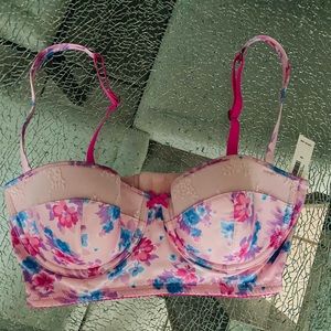 Gilly Hicks bra size 32D